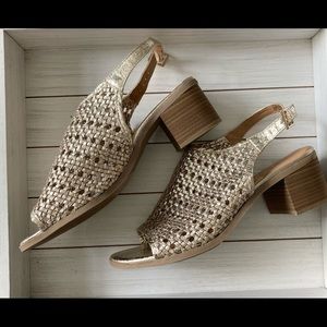 New Directions Gold Sandals